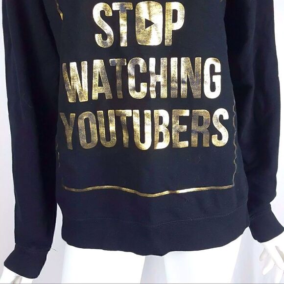 Womens Medium Black and Gold "I Can't Stop Watching Youtubers" Graphic Sweater - Picture 8 of 9